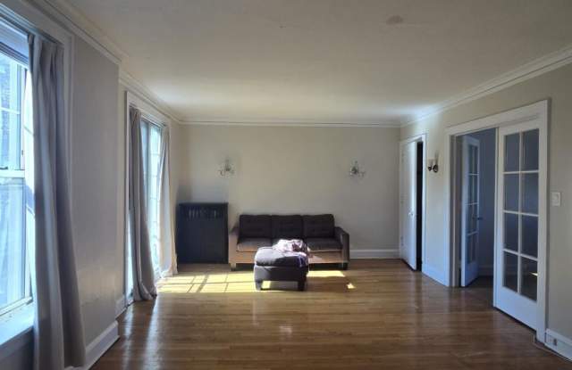 909 Elmwood St. photos photos