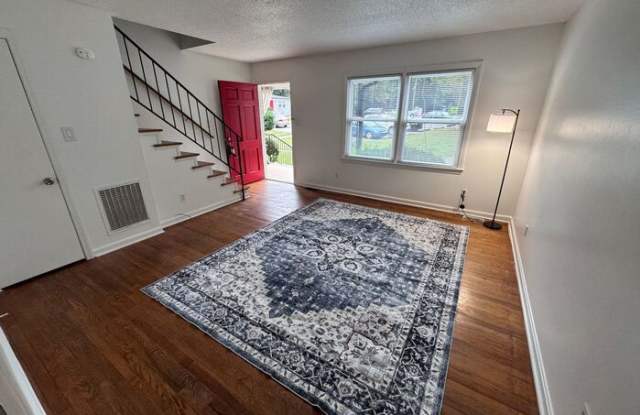 3820 Lupton Circle Gallery 1