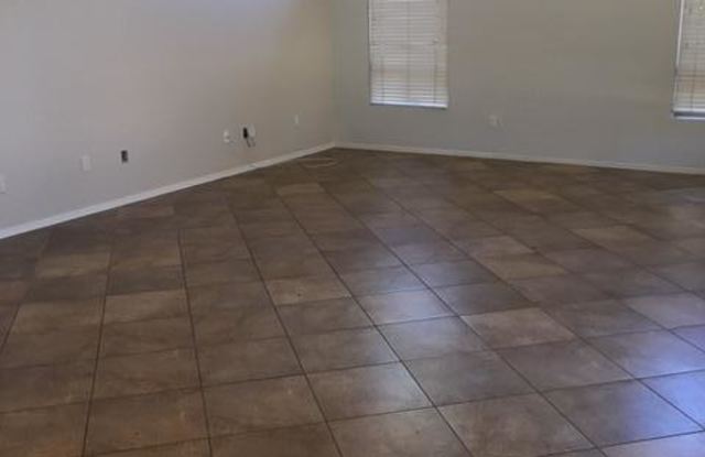 3033 N Sawyer -- Gallery 3