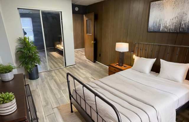 ONE11 COLLECTION - HAMTRAMCK photos photos ONE11 COLLECTION - HAMTRAMCK photos photos