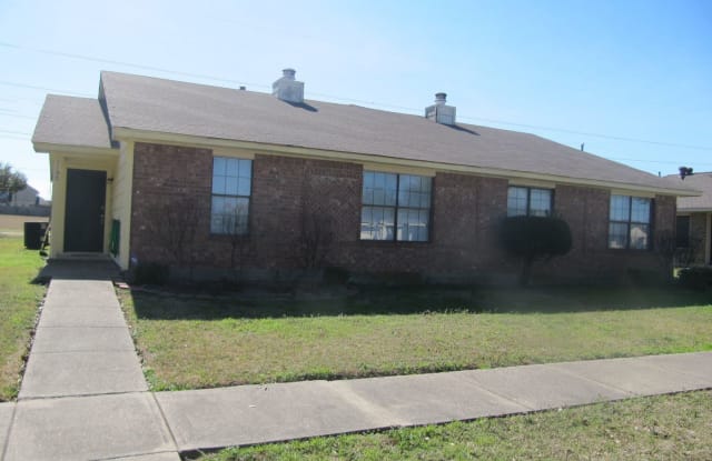 1130 Valley View Dr - 1130 Valley View Dr, Glenn Heights, TX 75154