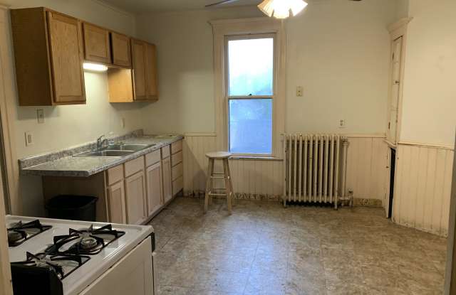 674 Jessamine Avenue East - 1 Gallery 2