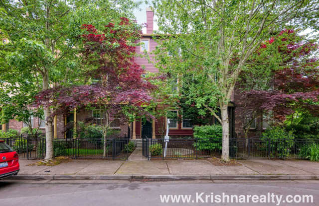 Orenco Gardens Townhome: 3BD, 2BA, 2-Car Garage | Near Nike  MAX photos photos