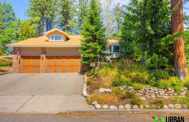 Spacious 4-Bedroom Home with Expansive Layout in Northwood Neighborhood photos photos