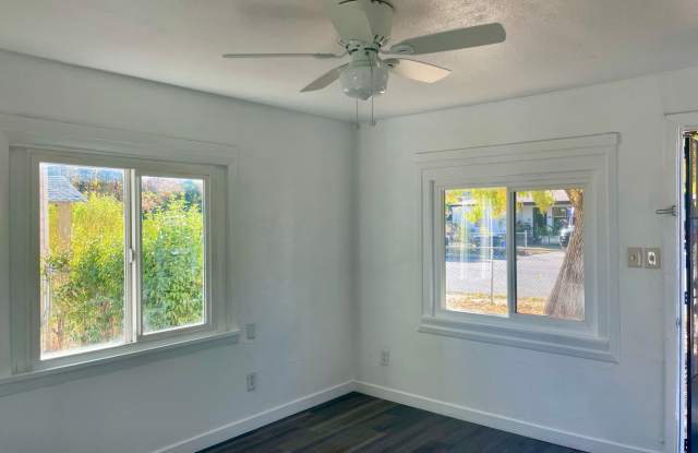 Adorable 2 Bedroom 1 Bath photos photos