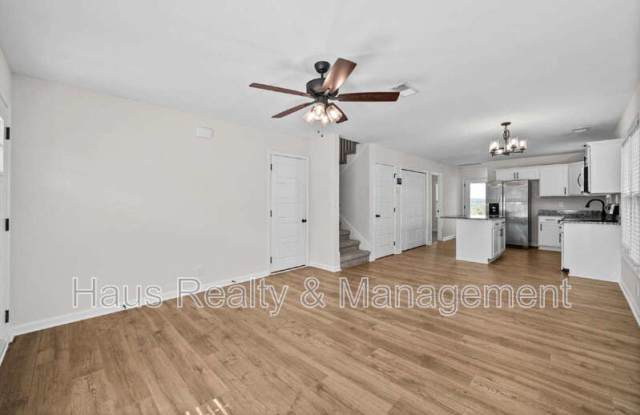 412 Hillside Dr Gallery 4