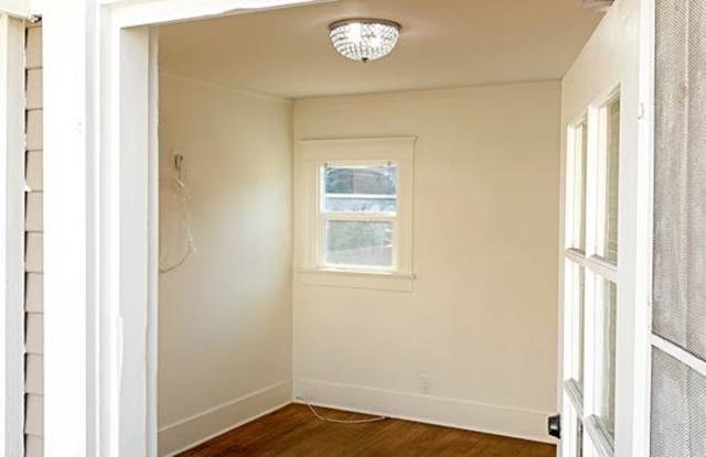 326 West WILSON Avenue Gallery 3