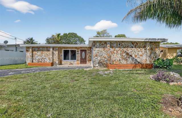 2521 NW 72nd Ave photos photos