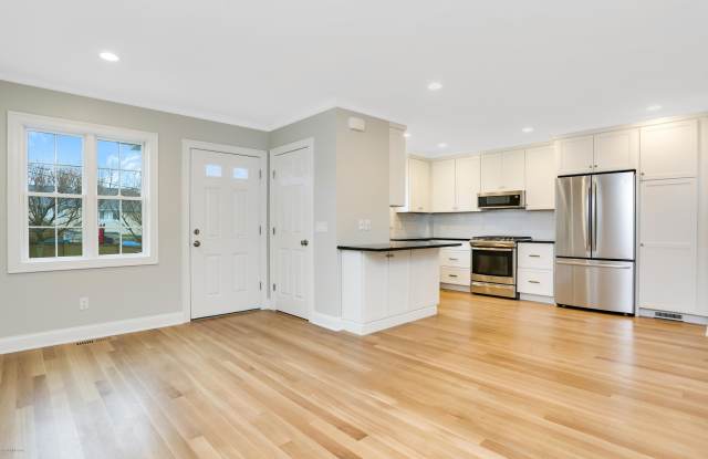 81 Cos Cob Avenue - 81 Cos Cob Avenue, Cos Cob, CT 06807
