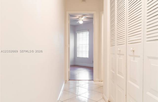 1341 Seagrape Cir Gallery 3