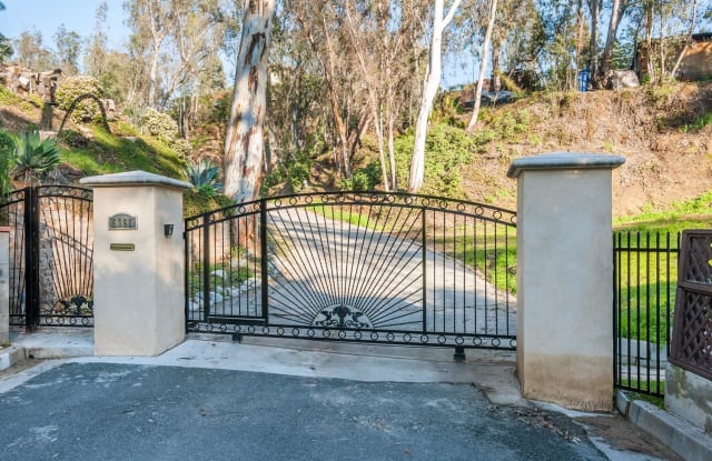 5357 La Roda Avenue - 5357 N La Roda Ave, Los Angeles, CA 90041