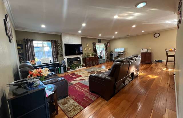 4808 Barbara Ct Gallery 2