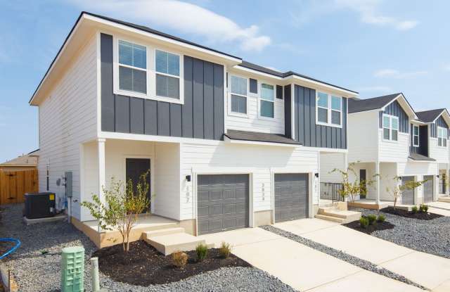 4 Week Free Move-In Special! Well-Maintained Townhome w/ Open Layout & Great Accessibility photos photos