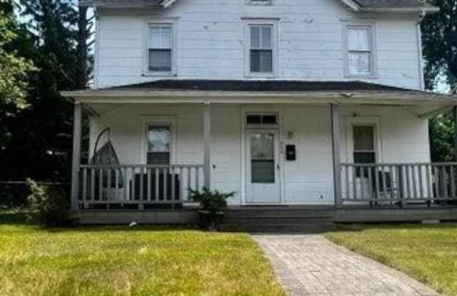 366 Lake Avenue photos photos