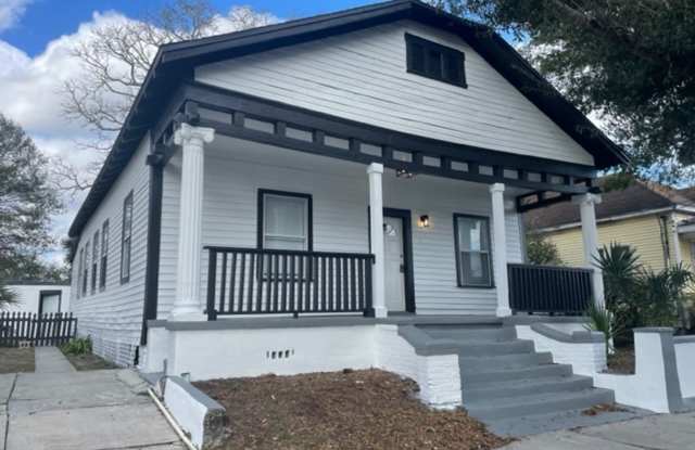Beautifully renovated 3/2 Bungalow Available 3/15! - 2123 West Beach Street, Tampa, FL 33607