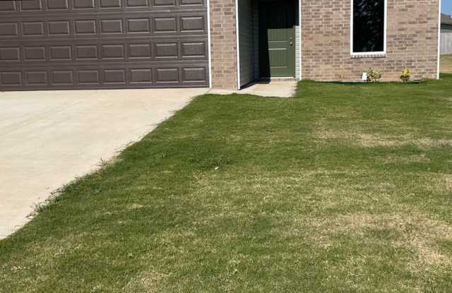 3 Bedroom, 2 Bathroom Home - 5108 Yukon Drive, Jonesboro, AR 72401