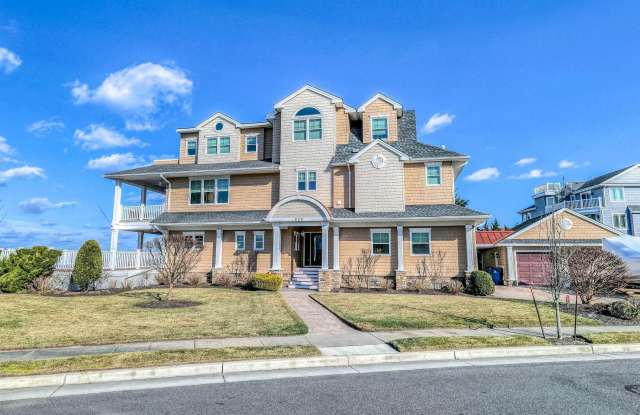 909 N Cambridge Ave photos photos