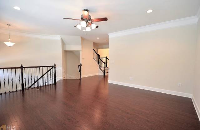1654 NE Woodbridge Ln Gallery 3