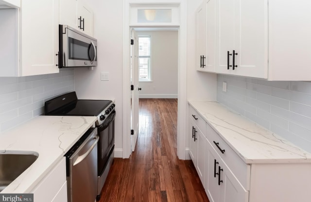 1537 S 15TH STREET - 1537 South 15th Street, Philadelphia, PA 19146