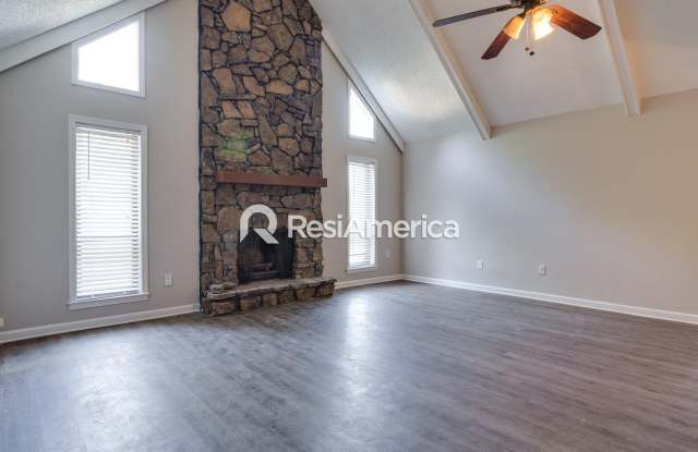 Fully renovated 3BR/2BA with fenced in yard - 4371 Springwind Road, Memphis, TN 38141