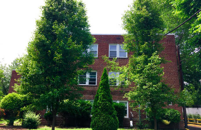 1801 QUEENS LANE Gallery 2