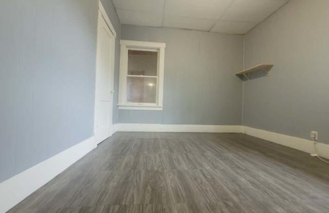 424 1/2 N Wheeler photos photos