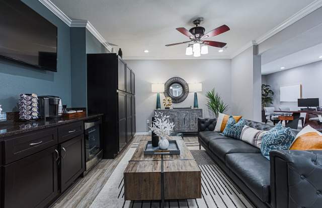 The Village at Bellaire Apartments Gallery 2