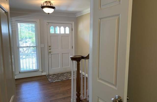 831 Clairemont Avenue Gallery 4