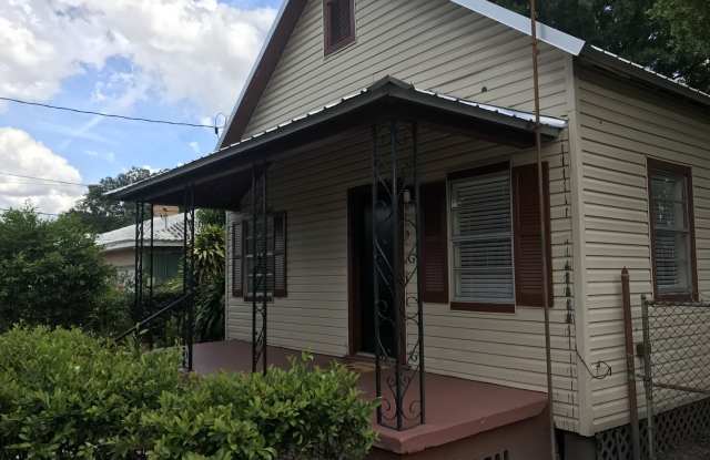 North Hyde Park Bungalow Close to U.T. photos photos
