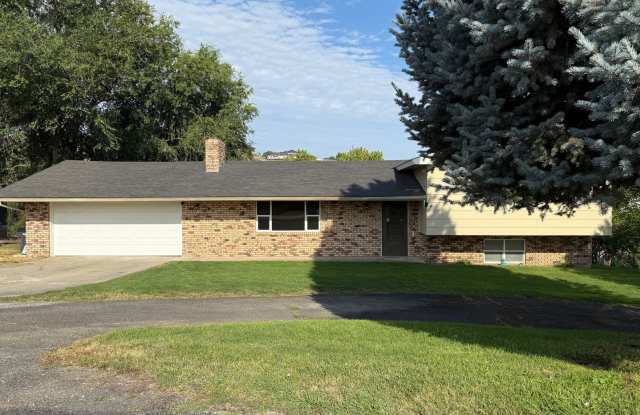 Spacious 3 Bedroom Home with Large Yard  2-Car Garage photos photos