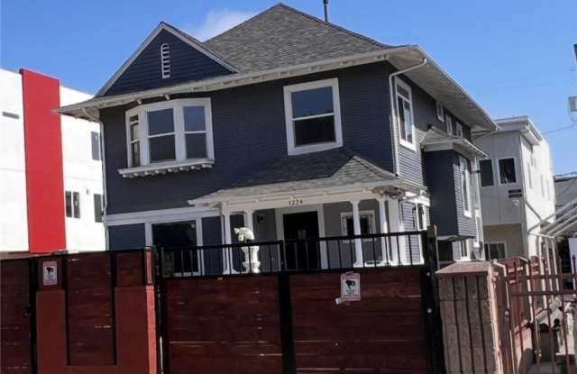 1222 W 35th Street 1/2 photos photos