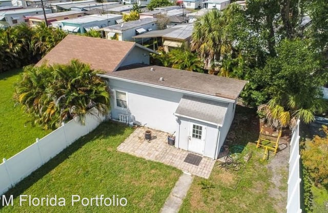 433 1/2 86th Ave. N - 433 1/2 86th Ave N, St. Petersburg, FL 33702