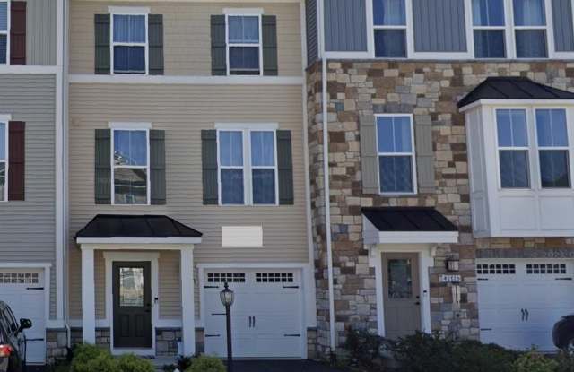 41717 MCMONAGLE SQ photos photos