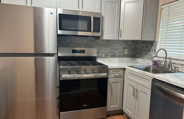 11 Lexington Hill photos photos