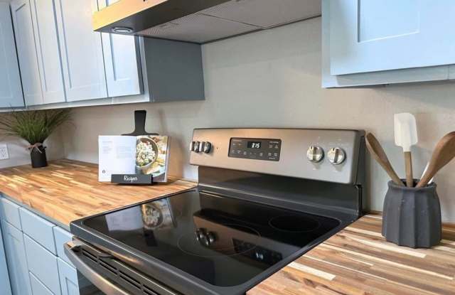22 5th SW Gallery 3