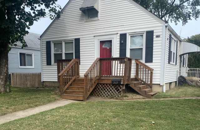 2621 Plainfield Road Gallery 2