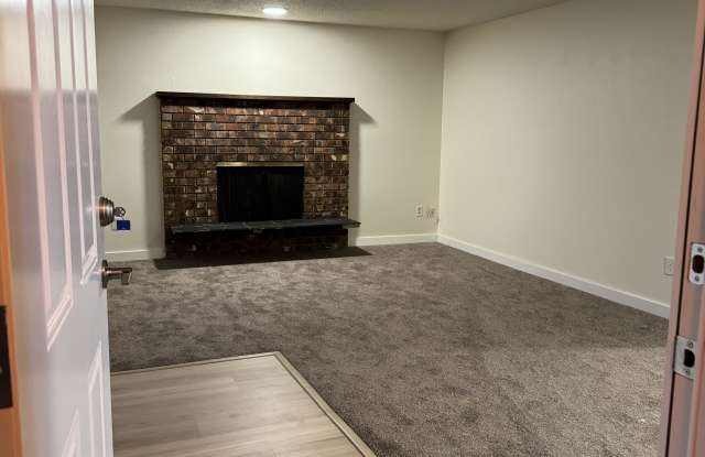 3252 Southeast Goldmaur Court - 1 Gallery 2
