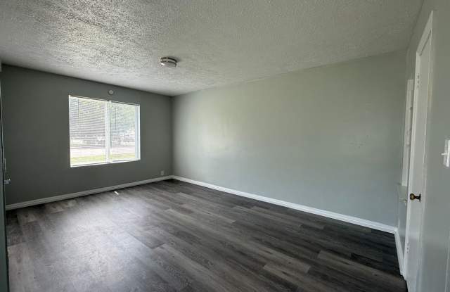 1 Bedroom, 1 Bathroom Duplex Apartment Gallery 3