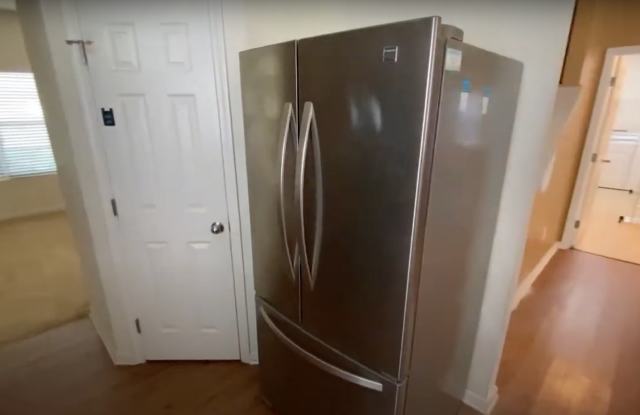 Room in 5 Bedroom Home at Genlee Dr Gallery 3