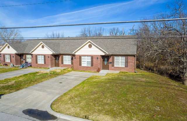 1015 E Grayson Ave photos photos