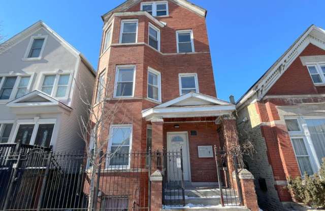 2442 North Ashland Ave. photos photos