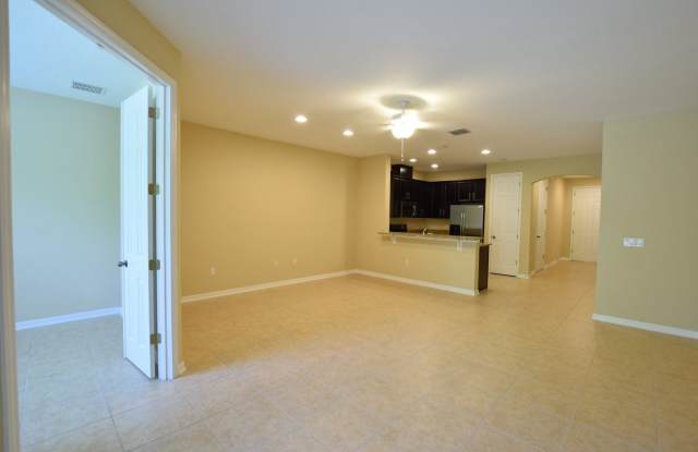 310 Reed Grass Circle Gallery 3