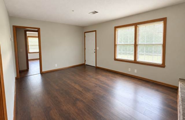 Country Field, City Convenience, Spacious 3 Bed Home Near Historic Downtown Prattville Gallery 4