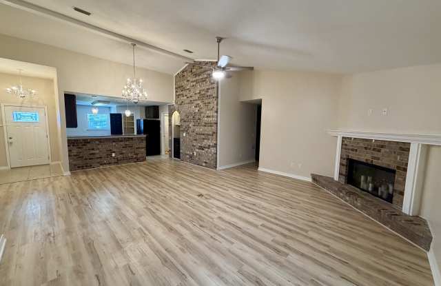 500 Baywood Court Gallery 4