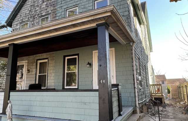 44 8th Street - 3 photos photos