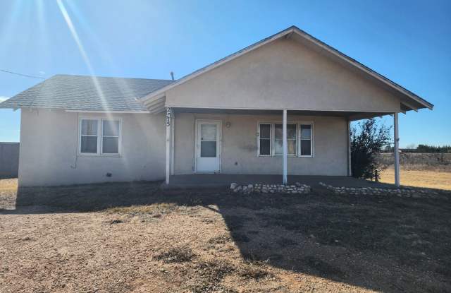Country Living Home - 2275 South Roosevelt Road 9, Roosevelt County, NM 88130