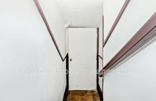 222 Summit Avenue Gallery 4
