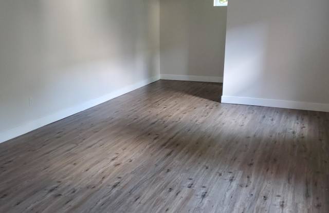 5809 Lansdowne Avenue - Fl Gallery 2