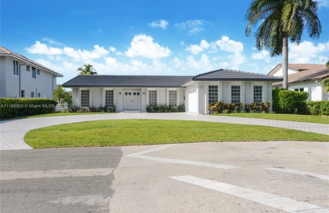 478 Sunset Dr - 478 Sunset Drive, Hallandale Beach, FL 33009