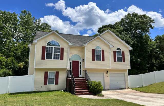 Exclusively Offered By Muse Realty Rentals, LLC - 163 Sethwood Drive, York County, SC 29732 Exclusively Offered By Muse Realty Rentals, LLC - 163 Sethwood Drive, York County, SC 29732